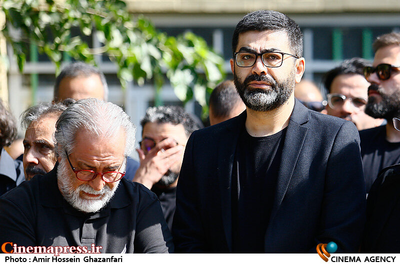 «فرزاد حسنی» با صداپیشگی در «فرامانروا ته جویونگ» به تلویزیون میآید فرزاد حسنی در مراسم تشییع و خاکسپاری پیکر مرحوم امین تارخ