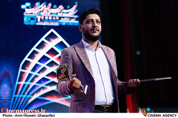 محمدجواد موحد در اختتامیه سی و نهمین جشنواره بین‌المللی فیلم کوتاه تهران