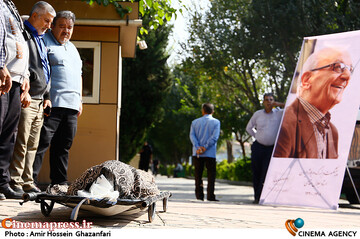 مراسم تشییع پیکر مرحوم <a href='https://sayeb.ir/tag/%d8%ac%d9%84%d8%a7%d9%84-%d9%85%d9%82%d8%a7%d9%85%db%8c'></div>جلال مقامی</a>