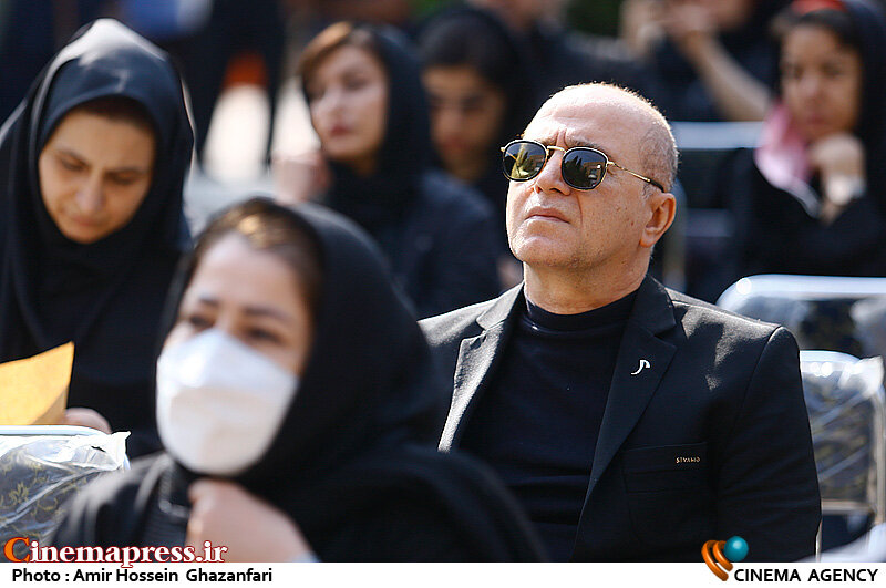 «دوبله کودک» متأسفانه امروز دیگر با آن جدیت گذشته دنبال نمیشود/ در آثار کودک و انیمیشن «تیپسازی» یکی از ارکان اصلی موفقیت محسوب میشود اردشیر منظم در مراسم تشییع پیکر مرحوم جلال مقامی