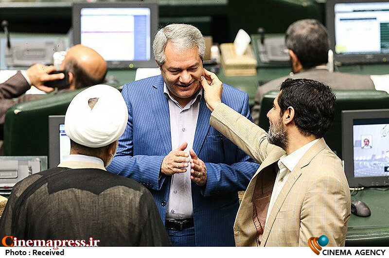 آیا «کمیسیون فرهنگی» با نظارت بر عملکرد و مصارف بودجه «وزارت ارشاد» میخواهد از نقش انفعالی خود خارج شود مجلس شورای اسلامی