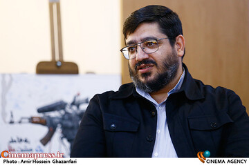 سید محمدیاشار نادری در مراسم افتتاح نمایشگاه کارتون و کاریکاتور «به خاطر یک‌مشت دلار»