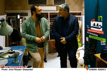 محمد حمیدی‌مقدم و عبدالحسین بدرلو در مراسم رونمایی از پوستر شانزدهمین جشنواره سینماحقیقت