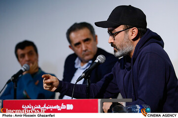 نشست نقد و بررسی فیلم سینمایی بی آبان