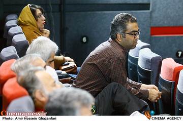 نشست نقد و بررسی فیلم سینمایی بی آبان