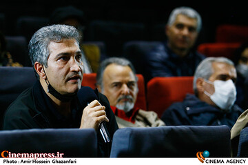 نشست نقد و بررسی فیلم سینمایی بی آبان