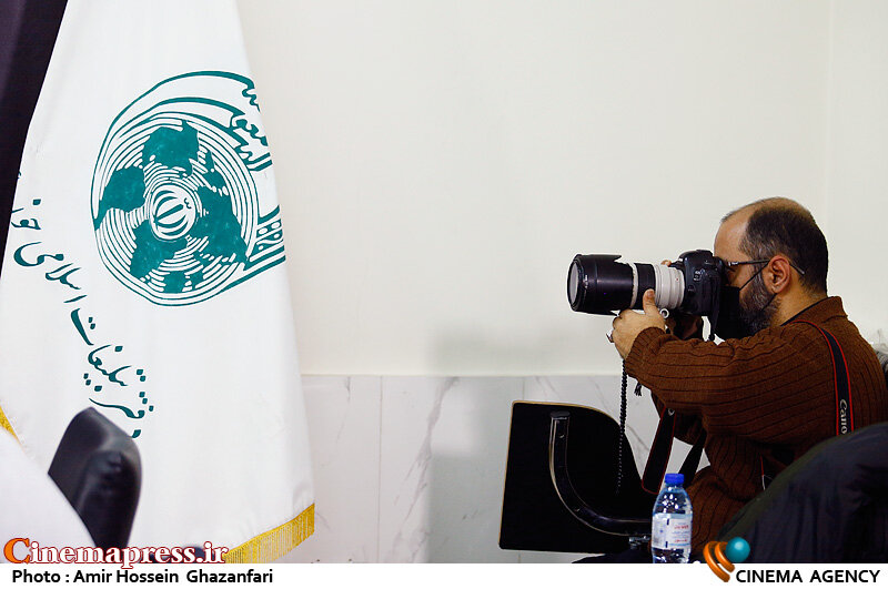 «اشراق» برای دوسالانه ملی عکس خود فراخوان منتشر کرد نشست خبری چهارمین جشنواره حوزه (اشراق)