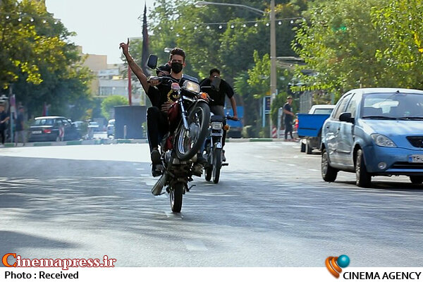 مستند موهن «زومرهای ایرانی» در مرکز گسترش به نمایش گذاشته میشود! مستند موهن «زومرهای ایرانی» در مرکز گسترش به نمایش گذاشته میشود!