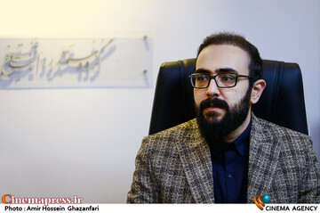 محمد کاظم تبار در رونمایی از پوستر چهارمین دوره جشنواره سراسری تئاتر سردار آسمانی
