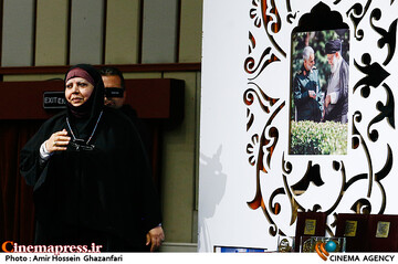 اعظم بروجردی در مراسم اختتامیه چهارمین جشنواره تئاتر سردار آسمانی