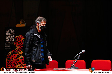 نصراله قادری در نشست خبری چهل و یکمین جشنواره بین‌المللی تئاتر فجر