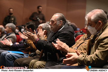 هوشنگ توکلی در نشست خبری چهل و یکمین جشنواره بین‌المللی تئاتر فجر