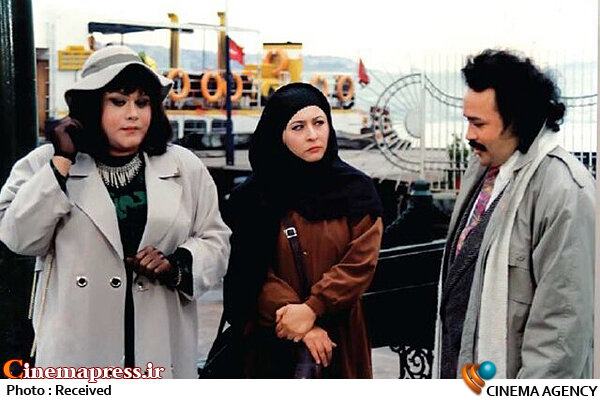 «تسخیر لانهی جاسوسی» یک «اقدام هوشمندانه فرهنگی»/ بیتوجهی سیما و سینما در قبال «انقلاب دوم»!