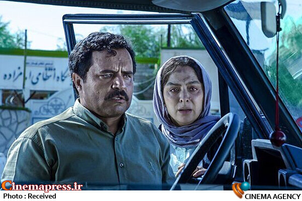 «در آغوش درخت» با اکثریت مطلق آرای اعضای هیات در رأی گیری نهایی انتخاب شد «در آغوش درخت» با اکثریت مطلق آرای اعضای هیات در رأی گیری نهایی انتخاب شد