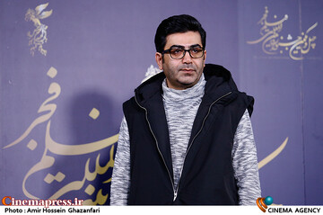 فرزاد حسنی