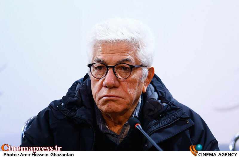 زرین دست: نهادهایی همچون صندوق اعتباری هنر باید در زمان بیکاری و رکود تولید از هنرمندان حمایت کنند علیرضا زرین دست در نشست خبری فیلم سینمایی سینما متروپل