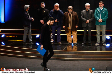 سجاد بابایی در اختتامیه چهل و یکمین جشنواره بین‌المللی فیلم فجر