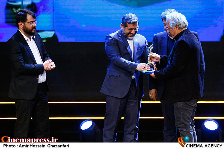 فیلم سخیف «سینمامتروپل» سیمرغ بلورین بهترین فیلم و بهترین کارگردانی را از آن خود کرد!