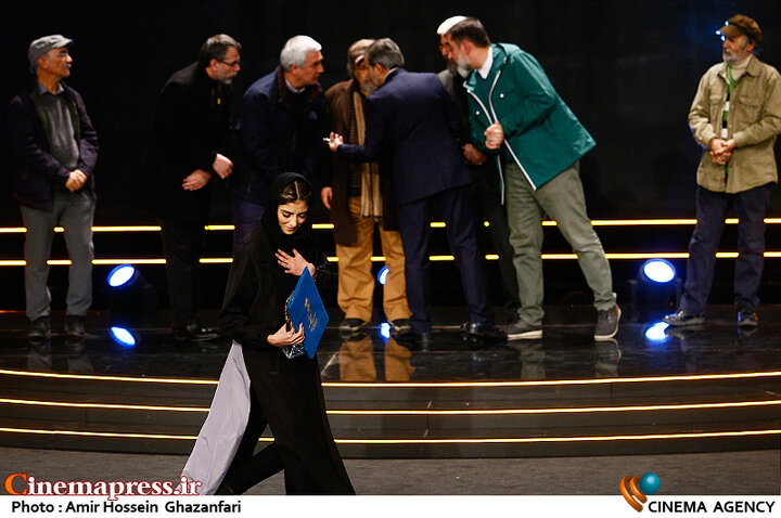 فیلم سخیف «سینمامتروپل» سیمرغ بلورین بهترین فیلم و بهترین کارگردانی را از آن خود کرد!