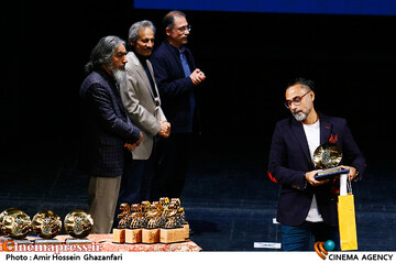 محسن شریفیان در مراسم اختتامیه سی و هشتمین جشنواره موسیقی فجر