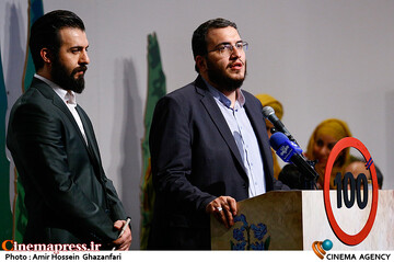 محمدمهدی دادمان در اختتامیه سیزدهمین جشنواره بین‌المللی فیلم ۱۰۰