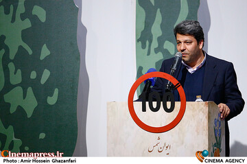 محمد خزاعی در اختتامیه سیزدهمین جشنواره بین‌المللی فیلم ۱۰۰