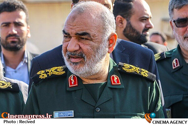اجازه نمیدهیم اشتهای مردم ما برای «اقتدارطلبی» و «عزت طلبی» کور شود! اجازه نمیدهیم اشتهای مردم ما برای «اقتدارطلبی» و «عزت طلبی» کور شود!