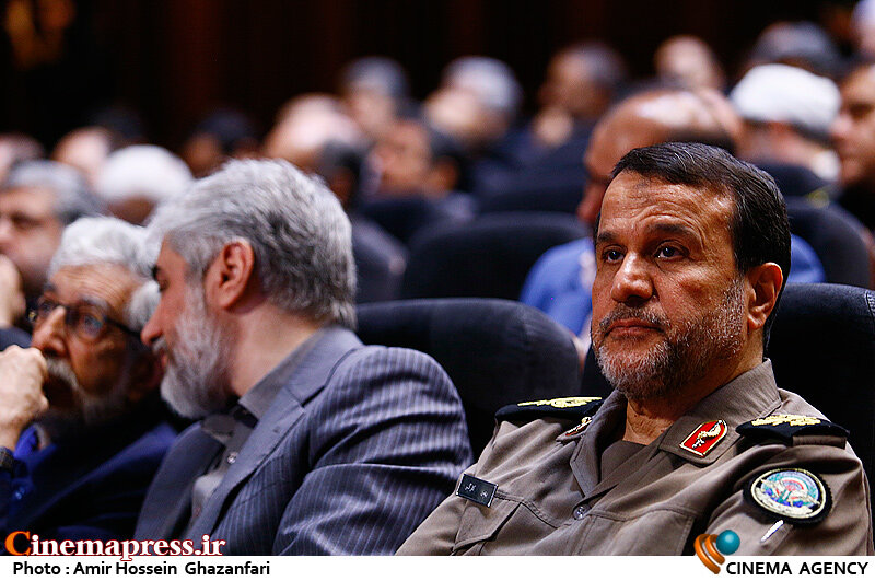 «سینمای دفاع مقدس» به صورت نسبی از رشد کمی و کیفی قابل قبولی برخوردار بوده مراسم اختتامیه بیستمین جایزه ملی کتاب سال دفاع مقدس؛ بهمن کارگر