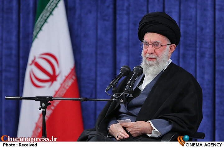 براساس «سنت الهی» کار دست «مردم» است و به دست آنها انجام می‌شود/ «مسئولان» باید با «معترض» حرف بزنند/ حرف زدن با «اغتشاشگر» فایده‌ای ندارد بلکه باید او را سر جای خود نشاند