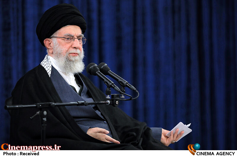 به جای ده فیلم «دو فیلم» بسازید منتها دو فیلمی که وقتی پخش شد همه بگویند که باز هم پخش کن؛ این خوب است/ «بازیهای رایانهای» یکی از ابزارهای «انتقال پیام» است به جای ده فیلم «دو فیلم» بسازید منتها دو فیلمی که وقتی پخش شد همه بگویند که باز هم پخش کن؛ این خوب است/ «بازیهای رایانهای» یکی از ابزارهای «انتقال پیام» است