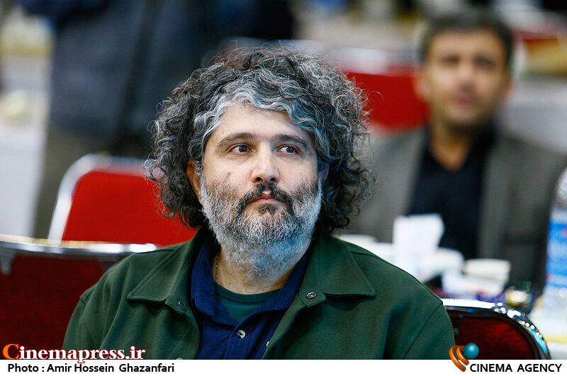 جریانی خاص دارد با نگاه و جهتگیری خاص صداوسیما را نقد میکند/چرا سریال دیدنِ دانشجویان با عنوان بیمخاطبی صداوسیما برجسته میشود؟ محسن برمهانی در مراسم بزرگداشت سالروز شهادت سیدمرتضی آوینی