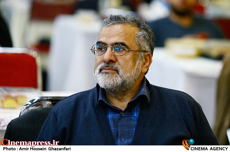 بخشی از جریانات پنهان در فضای کشور متکی و متأثر از غرب و آمریکا هستند/ اگر بازیگری در پروژههای ضد استکباری کار کند او را تهدید به بیکاری میکنند! جواد شمقدری در مراسم بزرگداشت سالروز شهادت سیدمرتضی آوینی