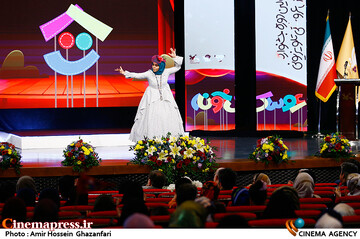 فاطمه امینی در اختتامیه اولین دوره جشنواره نمایش عروسکی تلویزیونی