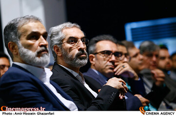 <a href='https://sayeb.ir/tag/%d9%85%d8%ad%d9%85%d9%88%d8%af-%d8%b3%d8%a7%d9%84%d8%a7%d8%b1%db%8c'></div>محمود سالاری</a> در مراسم اختتامیه یازدهمین دوسالانه ملی <a href='https://sayeb.ir/tag/%d9%86%da%af%d8%a7%d8%b1%da%af%d8%b1%db%8c'>نگارگری</a> ایران