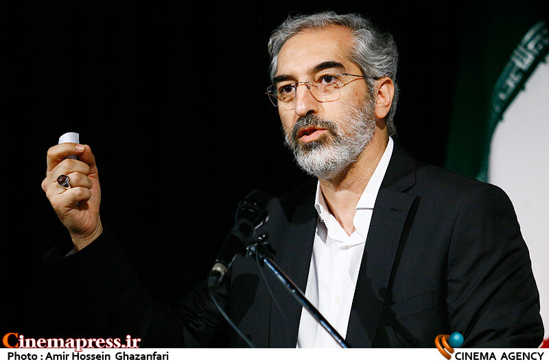 سالاری: «مسجد» در طول تاریخ تجلیگاه همه هنرها بوده است/ مبنا و ریشه «تئاتر مسجدی» مبنای قرآنی است سخنرانی محمود سالاری در مراسم اختتامیه یازدهمین دوسالانه ملی نگارگری ایران