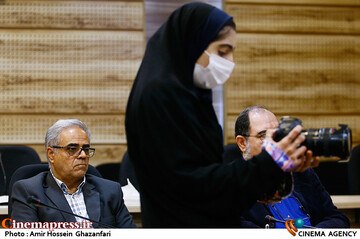 ناصر باکیده در نشست خبری پنجمین جشنواره فیلم ایثار