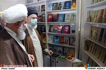 بازدید رهبر انقلاب اسلامی از نمایشگاه کتاب تهران