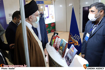 بازدید رهبر انقلاب اسلامی از نمایشگاه کتاب تهران