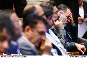 مسعود ده نمکی در نخستین گردهمایی سینماگران انقلاب و دفاع مقدس