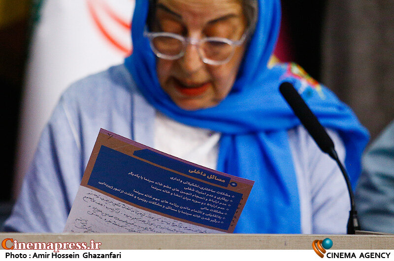 باید کاری کنیم که «سینمای خانواده» جدی گرفته شود/باید در فیلمهای کودک از کلمات زشت که در برخی فیلمها شنیده میشود دوری کرد مرضیه برومند در نشست خبری مدیر عامل و رئیس هیات مدیره خانه سینما