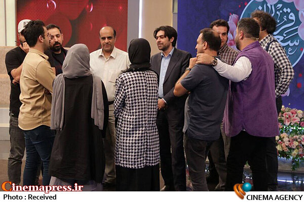 بازدید محمدرضا خوشرو از پشت صحنه برنامه «بگو بخند» سید محمدرضا خوشرو؛ شبکه نسیم؛ «بگو بخند»