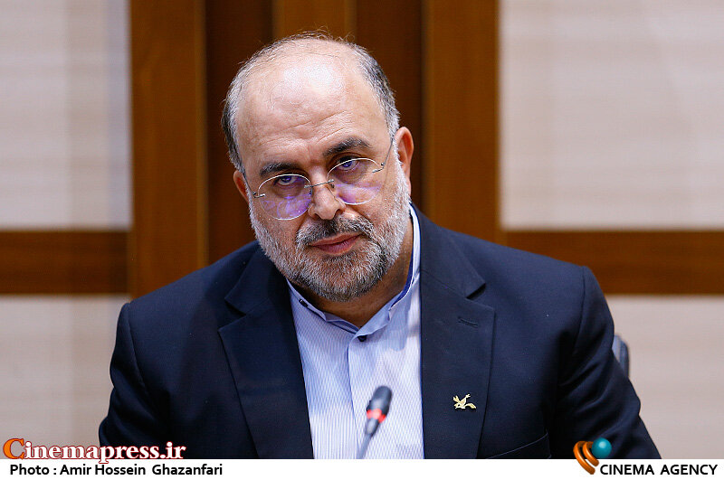 باید بتوانیم «تعصب« به کشور، میهن، وطن، رهبر و نظام خود را حفظ کنیم/ نباید «تحت تأثیر هیجانات» قرار گرفت/ لازم نیست «انسان» در هر موضوعی «اظهارنظر» یا ورود کند باید بتوانیم «تعصب« به کشور، میهن، وطن، رهبر و نظام خود را حفظ کنیم/ نباید «تحت تأثیر هیجانات» قرار گرفت/ لازم نیست «انسان» در هر موضوعی «اظهارنظر» یا ورود کند