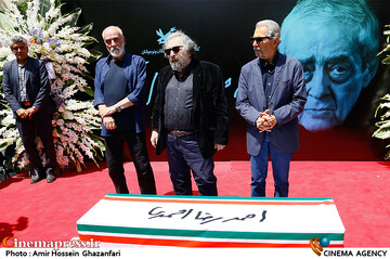 مراسم تشییع پیکر مرحوم <a href='https://sayeb.ir/tag/%d8%a7%d8%ad%d9%85%d8%af%d8%b1%d8%b6%d8%a7-%d8%a7%d8%ad%d9%85%d8%af%db%8c'></div>احمدرضا احمدی</a>