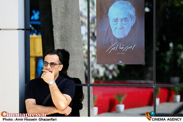 کوروش سلیمانی در مراسم تشییع پیکر مرحوم احمدرضا احمدی