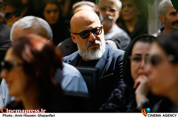 امیر آقایی در مراسم تشییع پیکر مرحوم احمدرضا احمدی