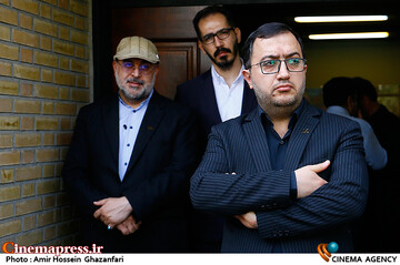<a href='https://sayeb.ir/tag/%d8%ad%d8%a7%d9%85%d8%af-%d8%b9%d9%84%d8%a7%d9%85%d8%aa%db%8c'></div>حامد علامتی</a> در مراسم تشییع پیکر مرحوم <a href='https://sayeb.ir/tag/%d8%a7%d8%ad%d9%85%d8%af%d8%b1%d8%b6%d8%a7-%d8%a7%d8%ad%d9%85%d8%af%db%8c'>احمدرضا احمدی</a>