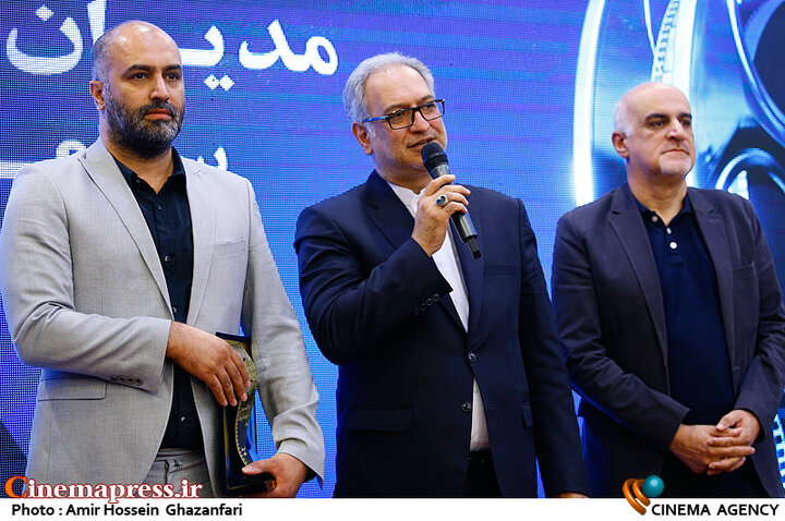 «نوزدهمین جشن مدیران تولید سینما» باوقار برگزار شد/اجتماع با شکوه خانواده شهدا و پیشکسوتان سینما در یک محفل سینمایی رقم خورد