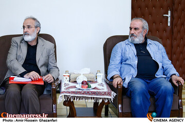 مسعود احمدیان و محمدرضا کریمی صارمی در امضاء سند تفاهم همکاری میان بنیاد سینمایی فارابی و کانون پرورش فکری کودکان و نوجوانان