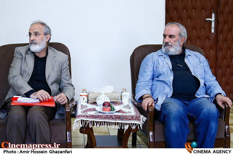 ۲۸ سال است که دبیر جشنواره پویانمایی هستم/هر جشنواره به سه هزار و ۶۰۰ شغل نیاز دارد تا تبدیل به جشنواره شود! مسعود احمدیان و محمدرضا کریمی صارمی در امضاء سند تفاهم همکاری میان بنیاد سینمایی فارابی و کانون پرورش فکری کودکان و نوجوانان