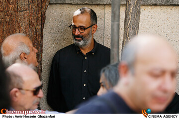 بهمن کیارستمی در تشییع پیکر مرحوم «مرتضی پورصمدی»